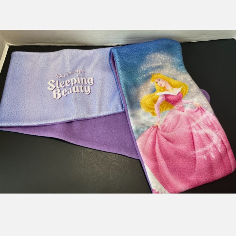 DISNEY STORE WALT DISNEY SLEEPING BEAUTY Fleece Scarf 50”